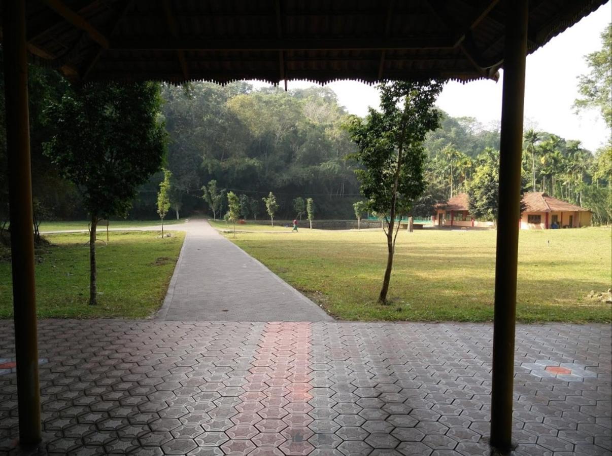 Elephant Valley Resort Pulpally Bagian luar foto